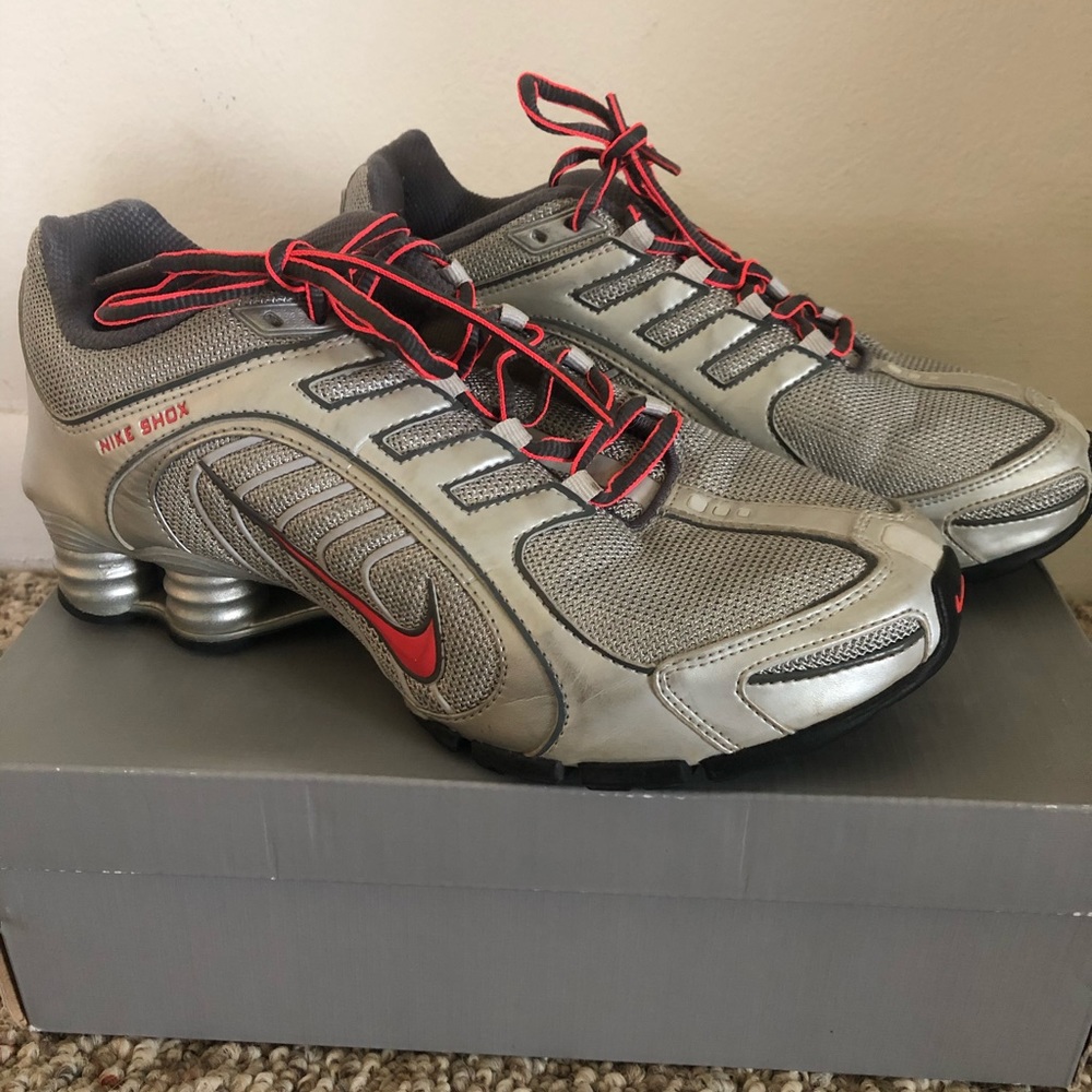 Women Nike Shox Size 8